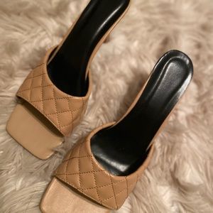 Cute heels never worn